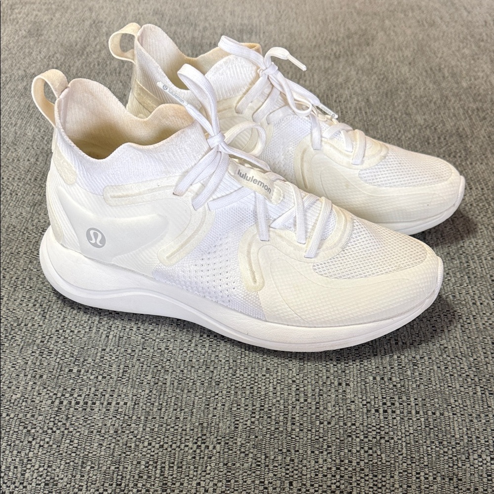 Lululemon Chargefeel 2 Mid Workout Shoe